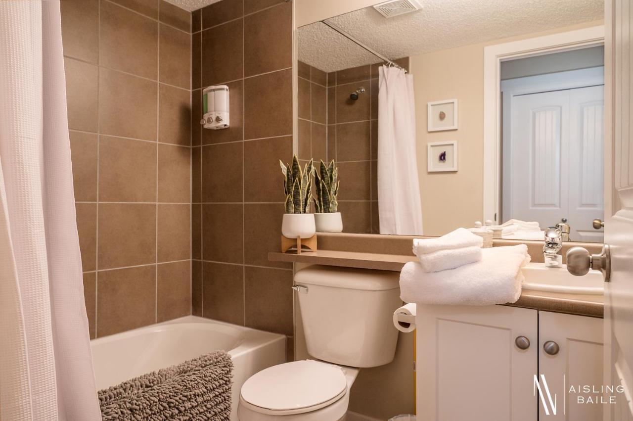 Rustic Modern 2 Bed 2 Bath With Lakeview Pool And Hot Tub Invermere Buitenkant foto
